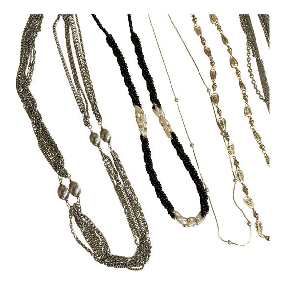 Vintage Necklaces Mixed Lot Silver Tone Gold Tone Various Eras Styles - Picture 4 of 5